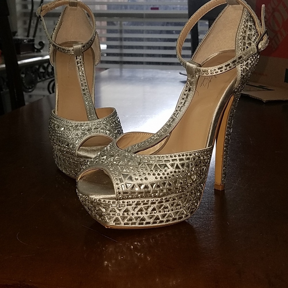 Thalia Sodi silver Rhinestone Heels